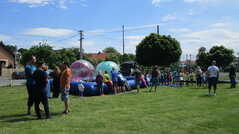 fronta na vodní zorbing