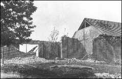 1945 - dělostřelectvem zničena Fojtova (Liebischerova) stodola