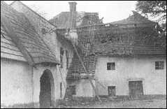 1945 - dělostřelectvem poškozený vodní mlýn Josefa Hermana