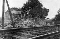 1945 - zničený železniční dům na trati