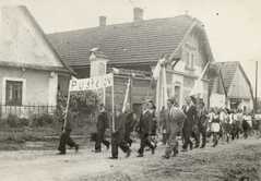 průvod mládeže osvobození vlasti do Bílovce v červnu 1945